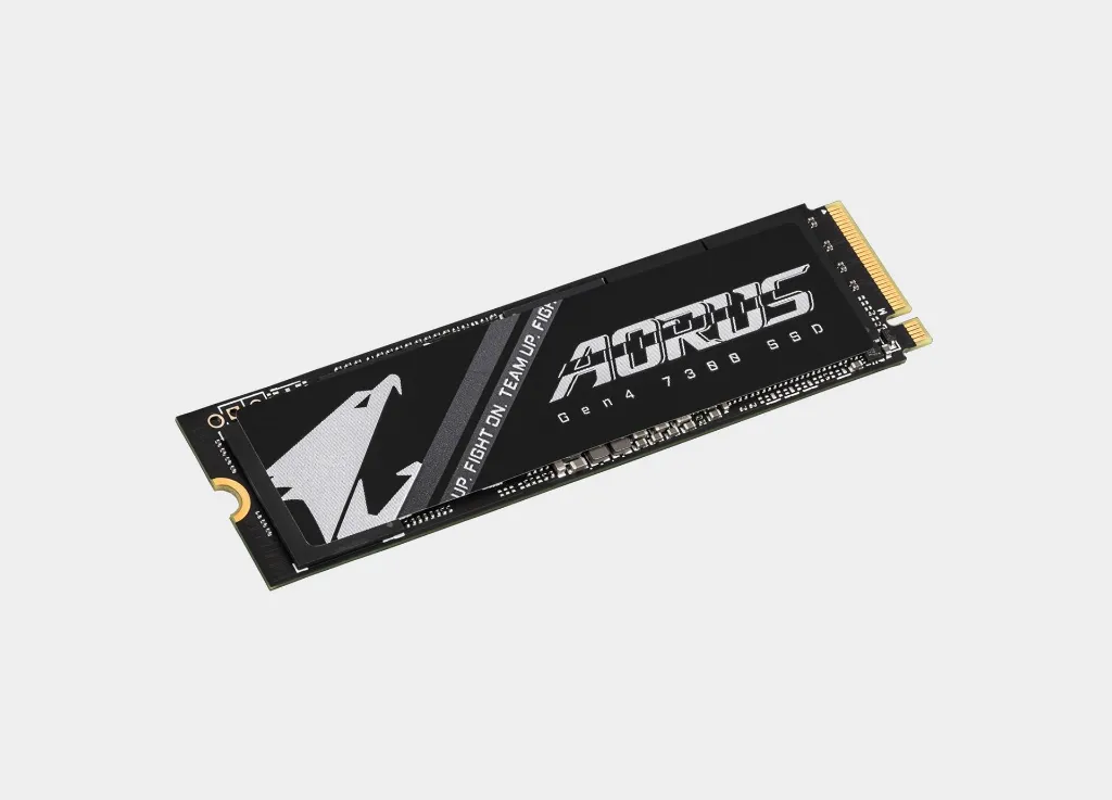 GIGABYTE AORUS Gen4 7300 SSD M2 1TB (4).webp