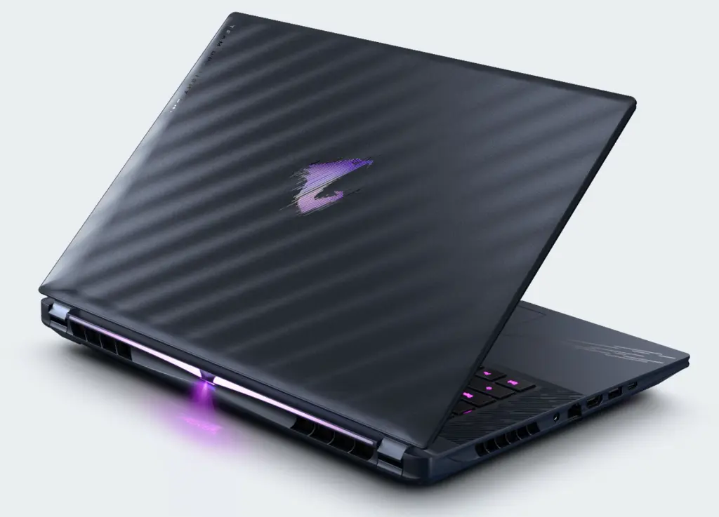 AORUS MASTER 16 AM6H (2).webp